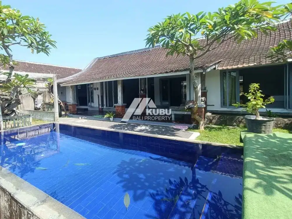 KBP1525 Beautiful villa in a charming classic style.