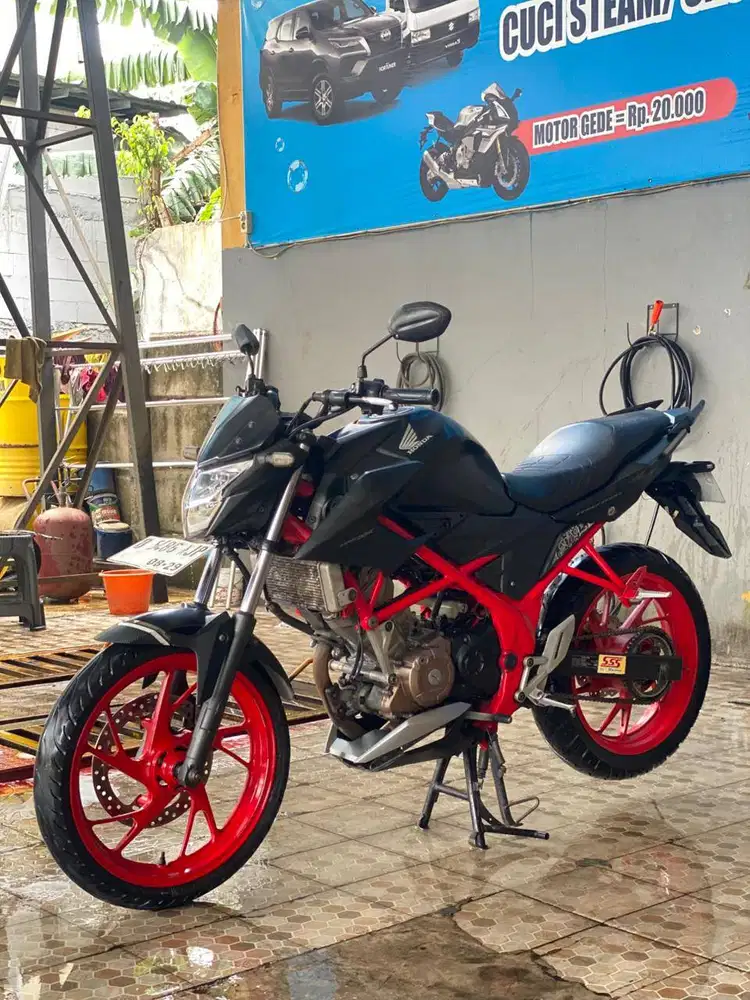 CB 150R 2016 Streetfire muluss