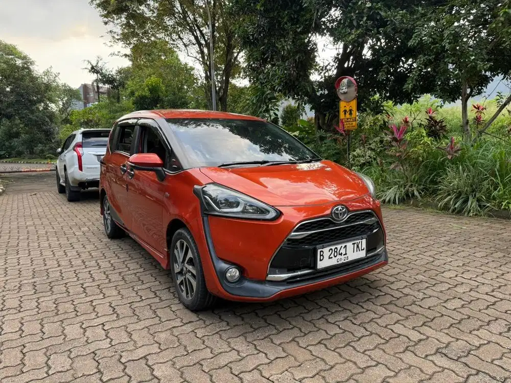 Toyota Sienta Q matic 2016