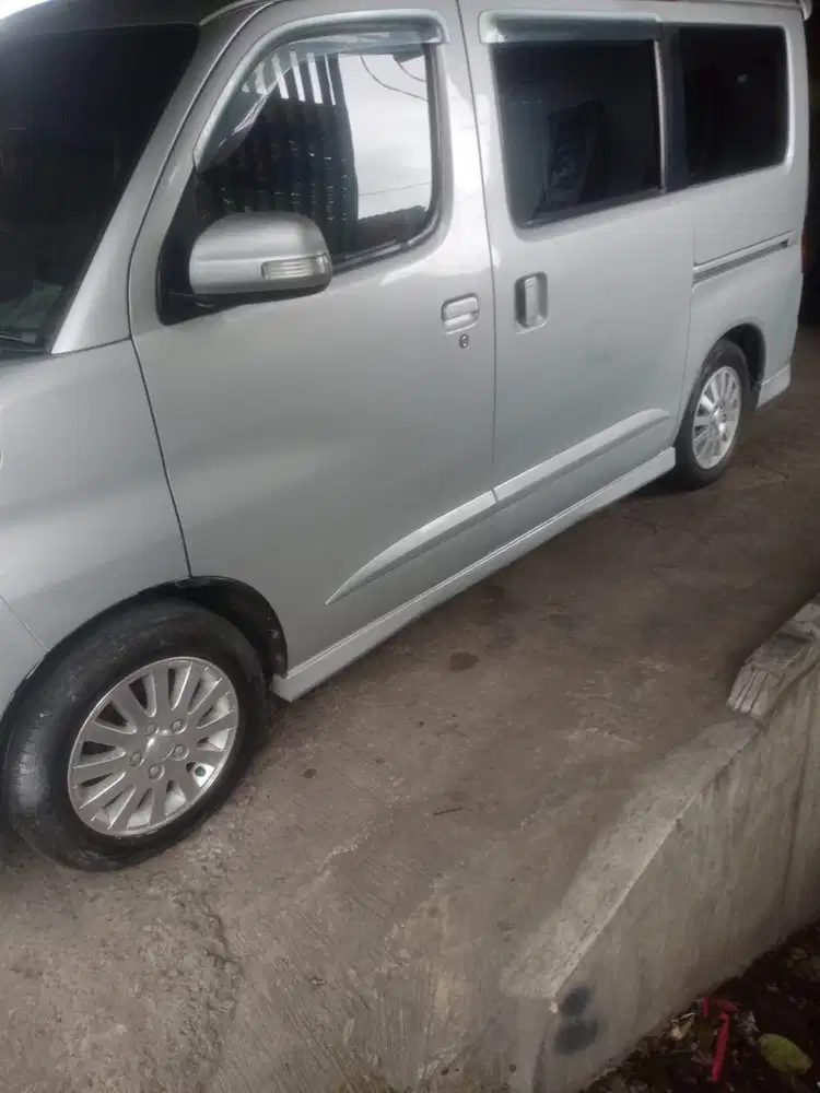 Daihatsu Luxio 2012 Bensin