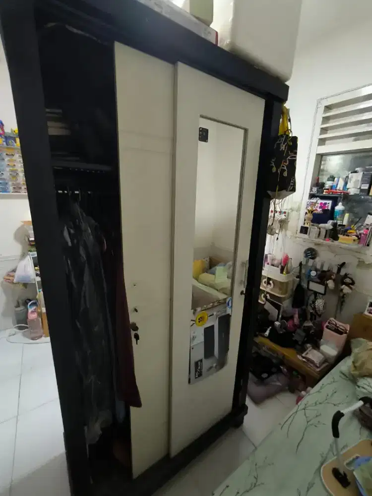 Lemari baju P 100 L 50 T 190