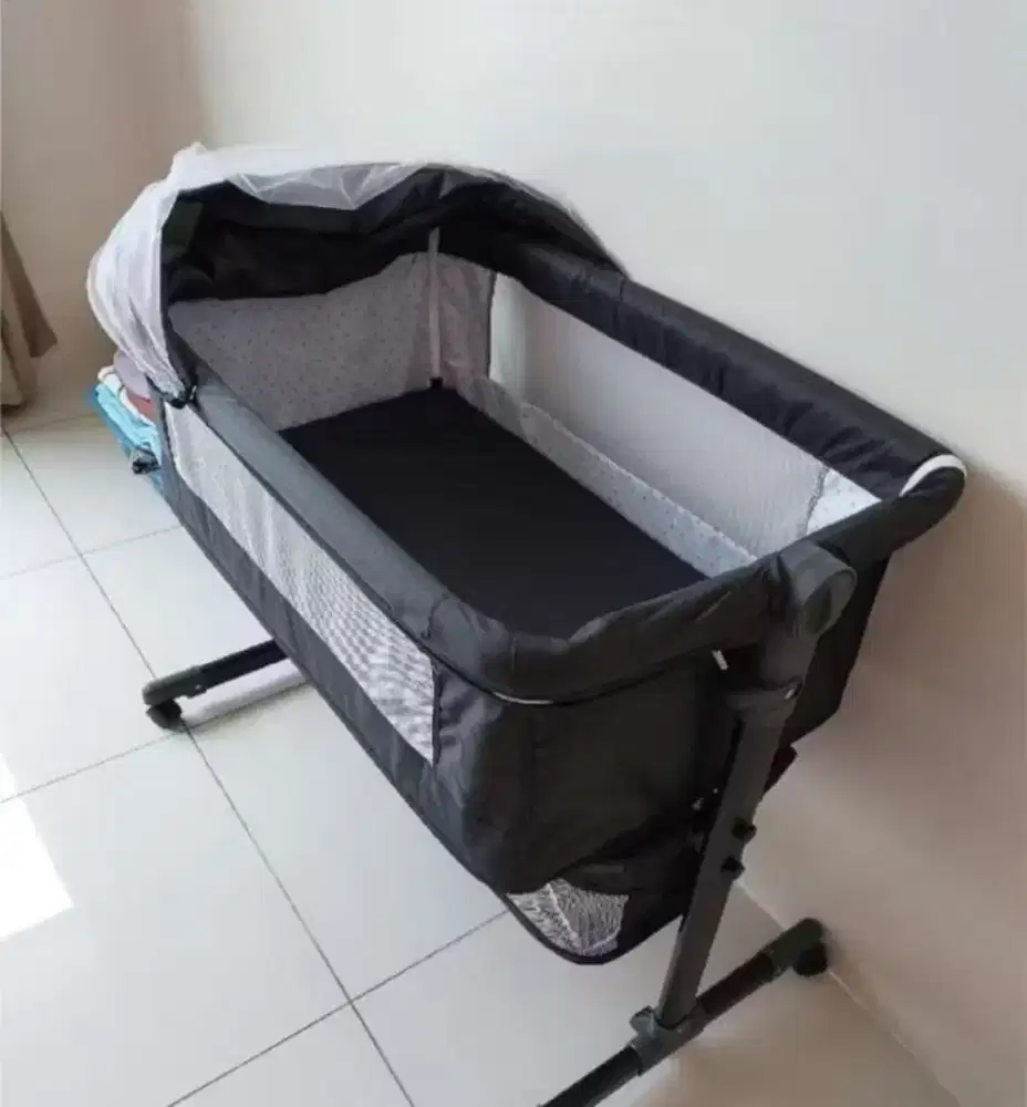 Box bayi tempat tidur bayi (bisa buka samping dengan kelambu)