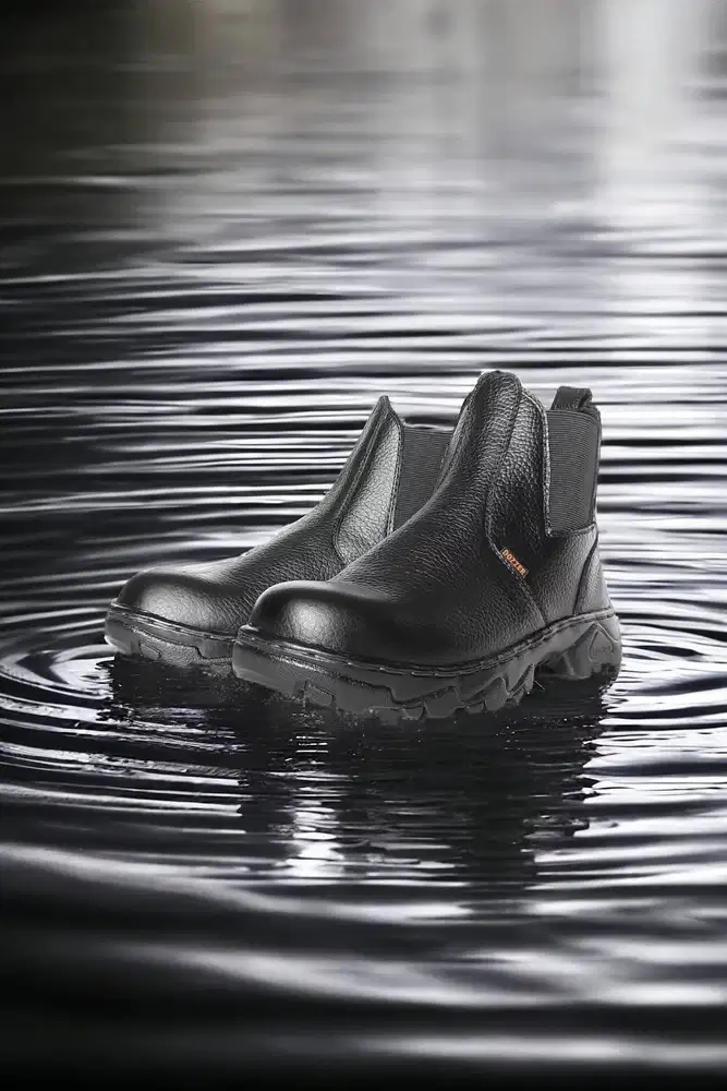 Stylish Sepatu safety industri baja Bekasi