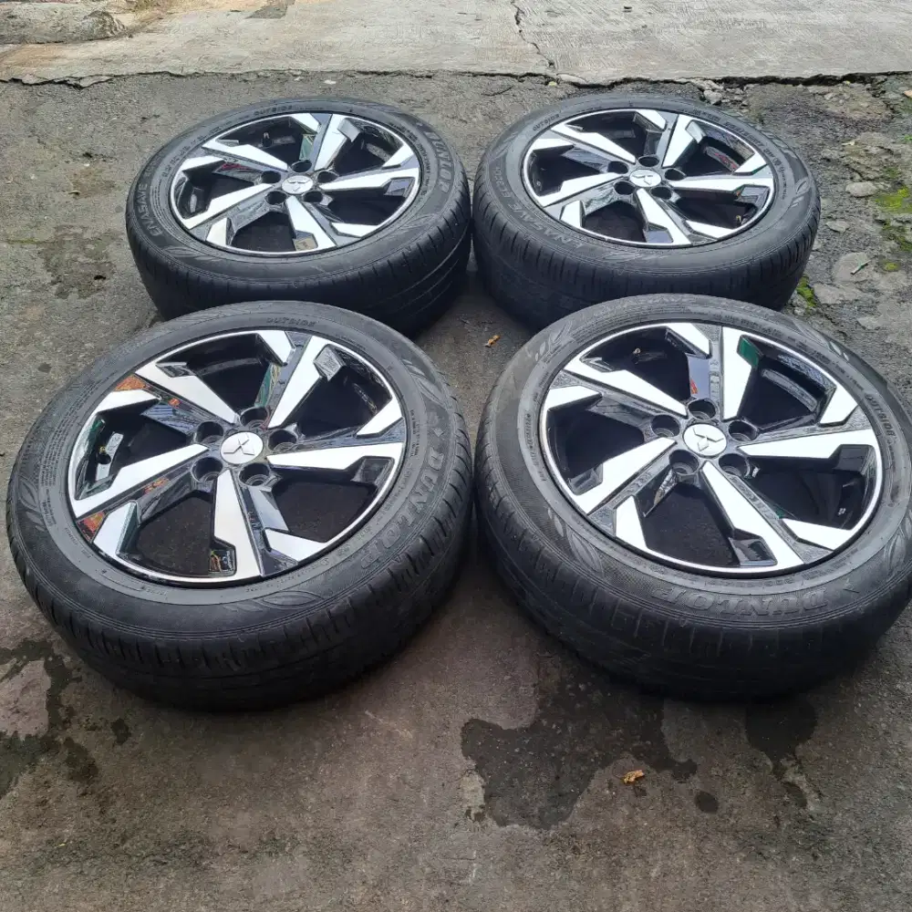 Velg dan ban ring 17 xpander cocok buat innova terios rush