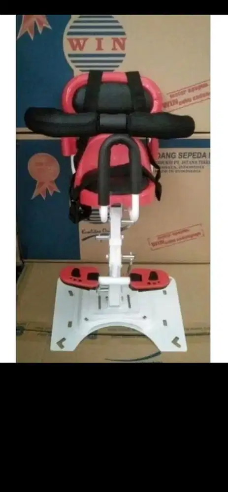 Dudukan kursi motor bayi dan balita