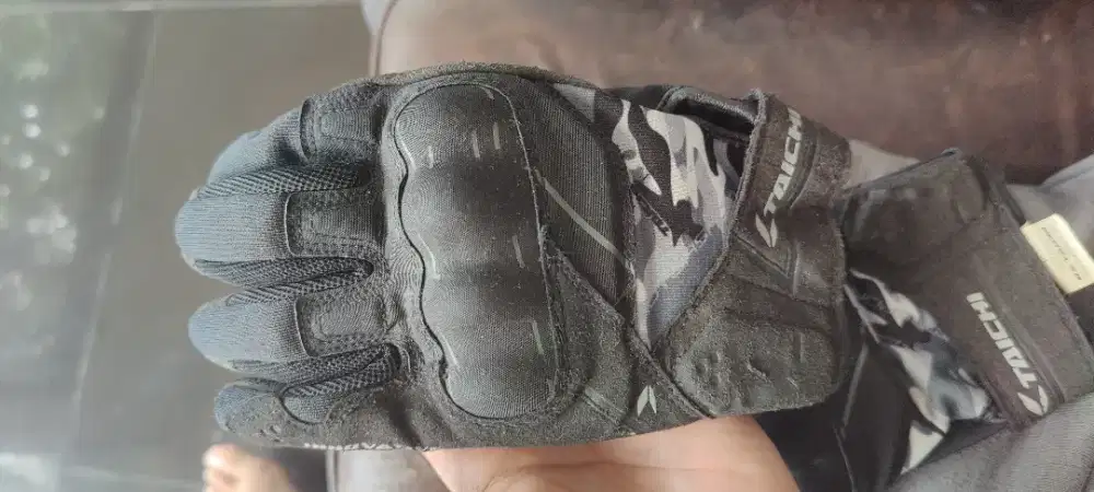 Sarung tangan taichi