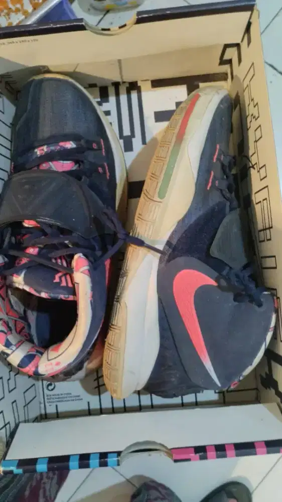 SEPATU NIKE 6 KYRIE 6 EP