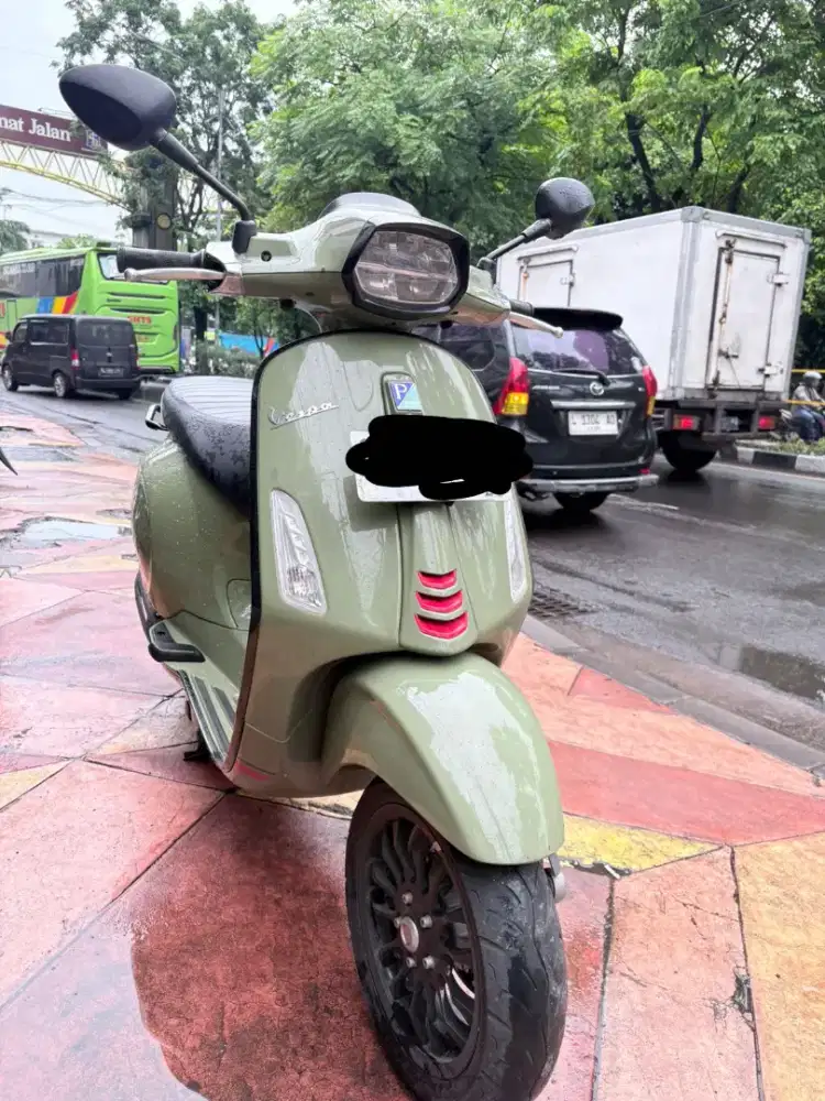 Dijual cepat vespa sprint iget 150 tahun 2023 !!!