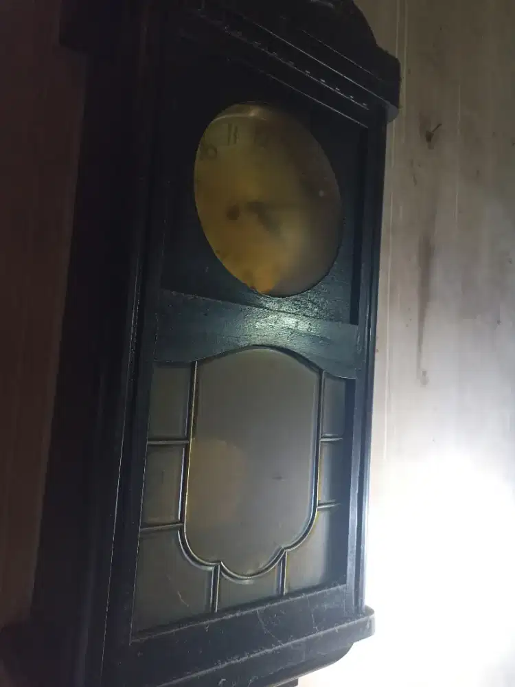 Di jual jam antik nya baru buka harga Rp 5.000.000 bisa nego