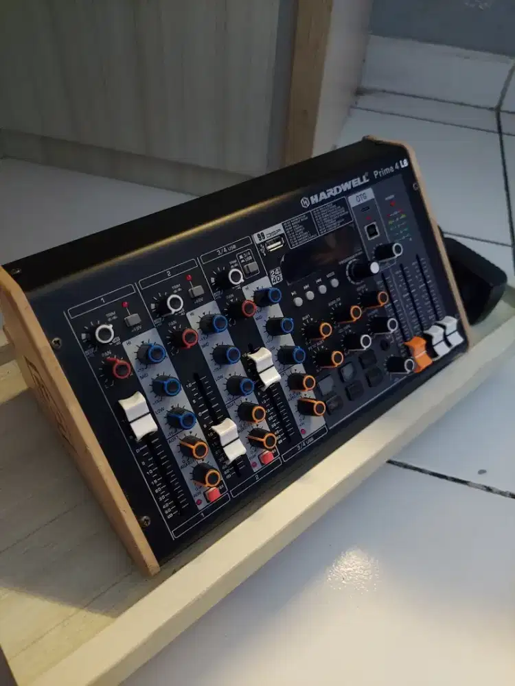 Mixer Soundcard Hardwell 4LB Special Edition