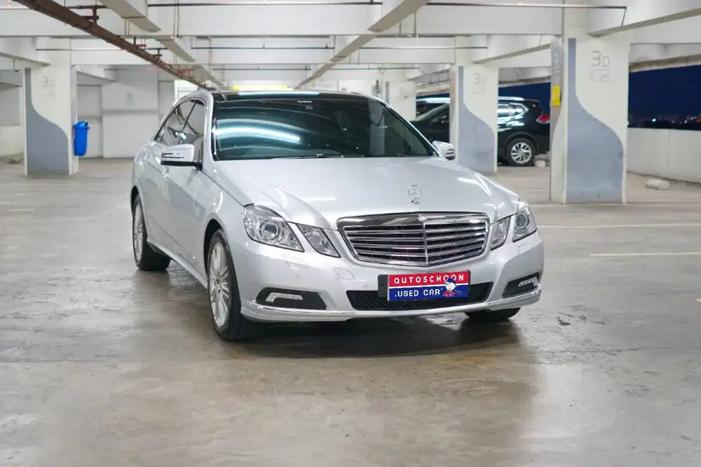Mercedes Benz E300 ( 2009 )