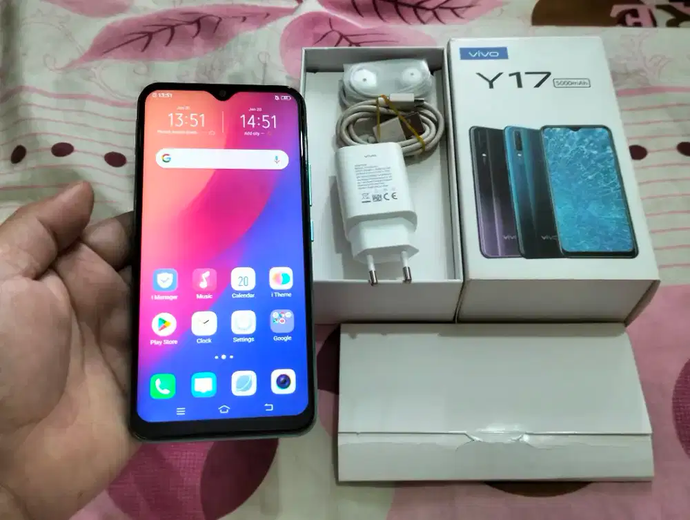 BUTUH UANG VIVO Y17 RAM 8GB / 256GB 4G LTE Duos 6.35in Finger 5000Mah