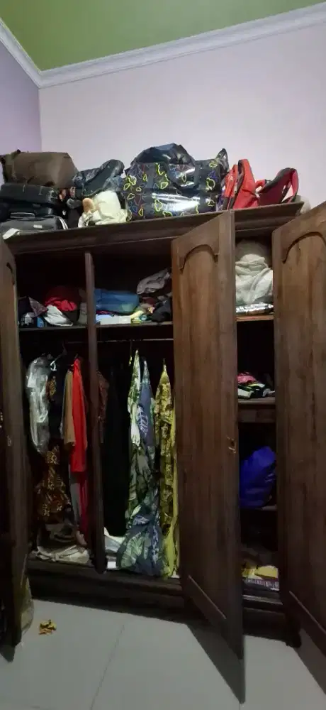 BORONGAN LEMARI DAN MEJA RIAS KAYU JATI TUA ASLI