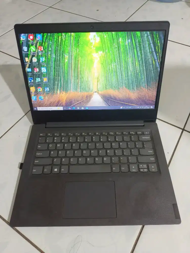 Laptop Lenovo v14 Core i3 Gen 10 Ram 12GB SSD 256GB Mulus no minus