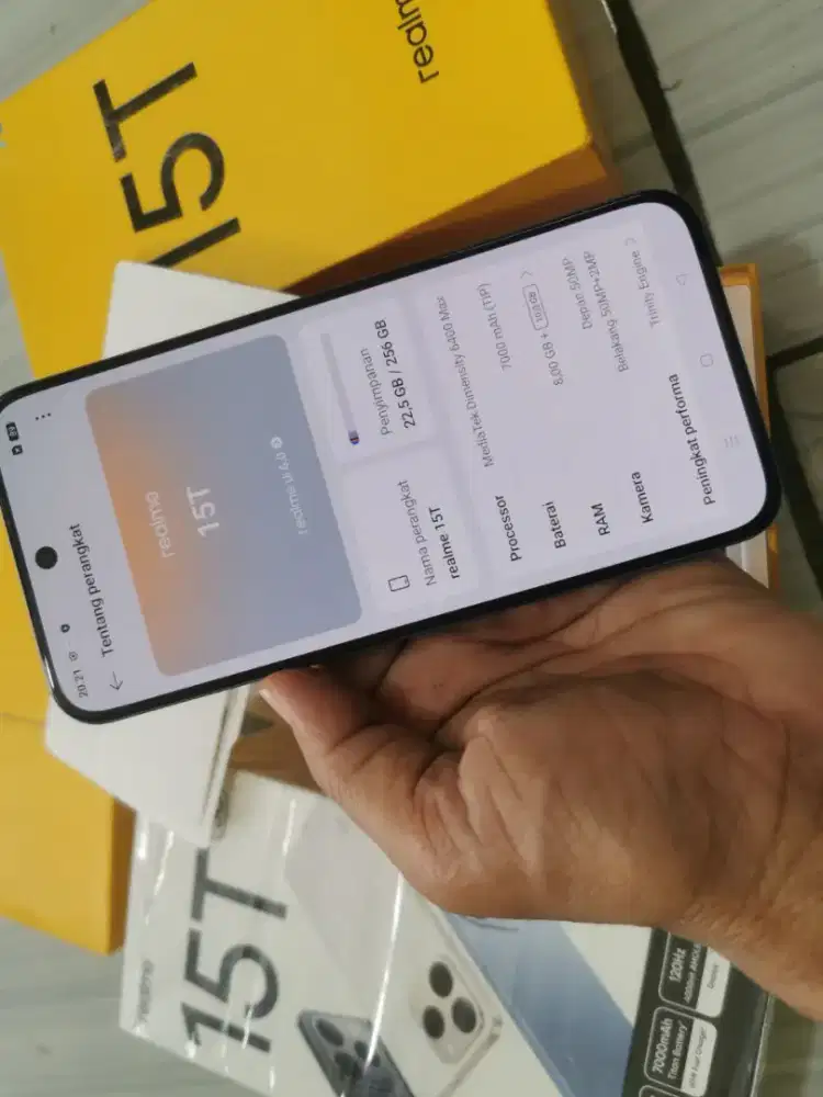 Realme 15T 5G
8+10/256