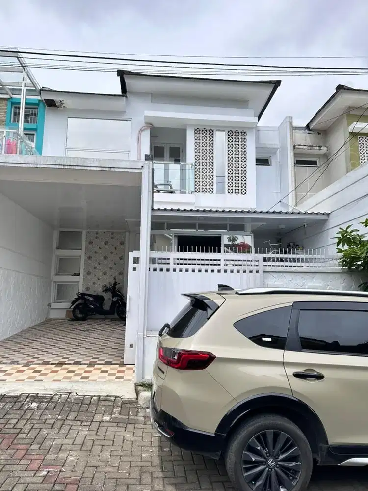 Dijual Rumah 2lt  dengan Kolam renang & Furnish di Bukit Cimanggu City