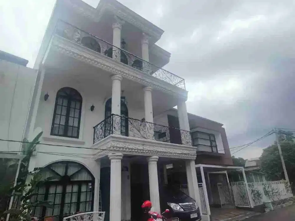 rumah minimalis 2lantai ada kolam renang di pelangi antapani bandung