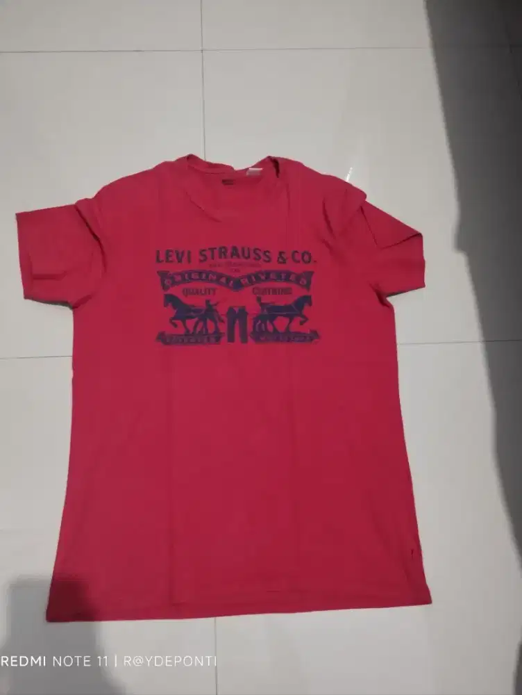 Kaos Levis original