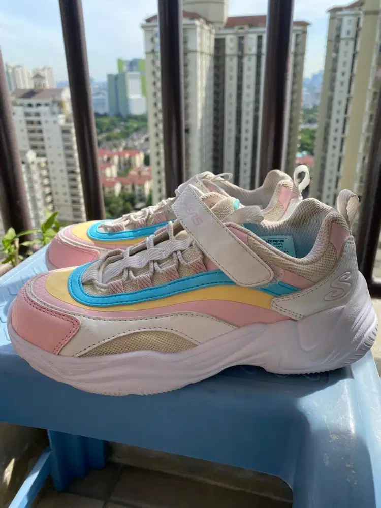 Ori Skechers bonus sandal