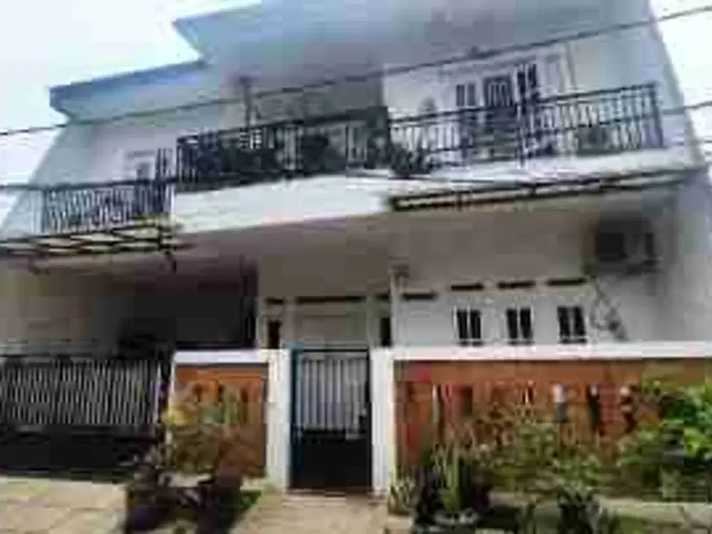 rumah megah di komplek Jatikramat
