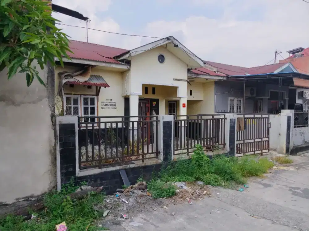 Dijual rumah di dalam komplek perumahan