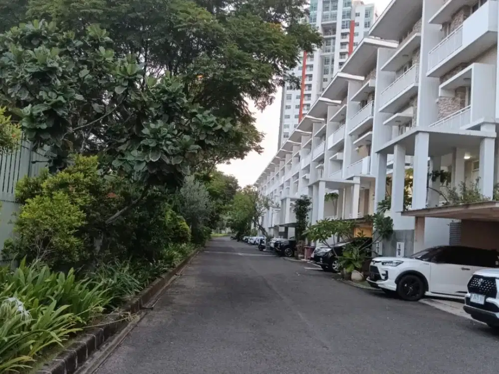 Townhouse siap huni di Sherwood residence - Kelapa Gading Jakarta Utara