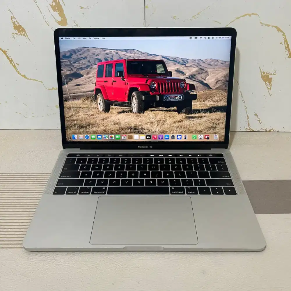 Forsale, Macbook Pro Touch Bar 13-inch, 2019, Four Thunderbolt 3
