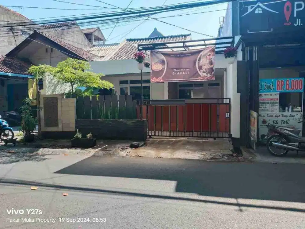 rumah terawat pinggir jalan cocok untuk usaha komersil dan kosan pusat kota bandung