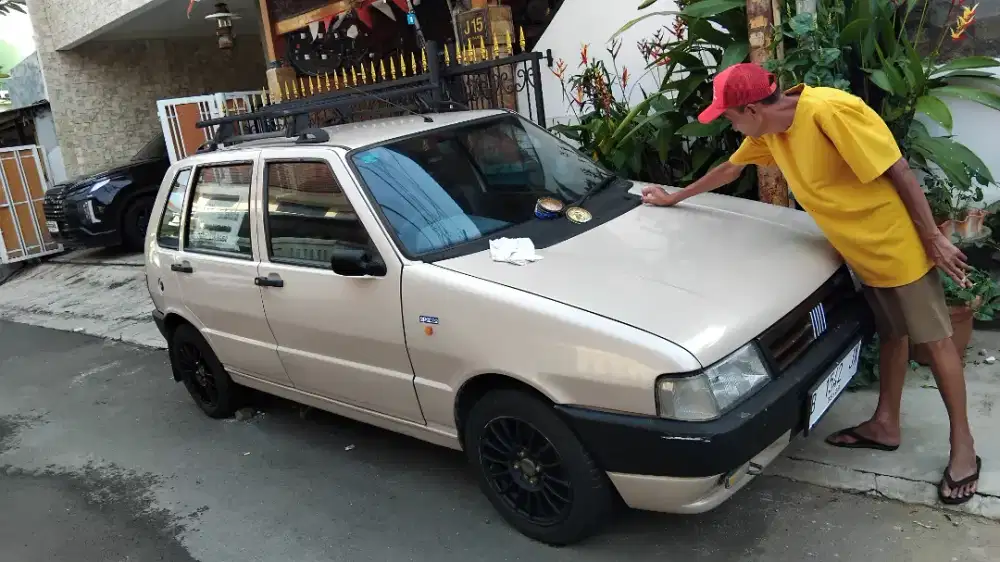 Fiat Uno 1.4 1994, coklat met.VR SPARCO