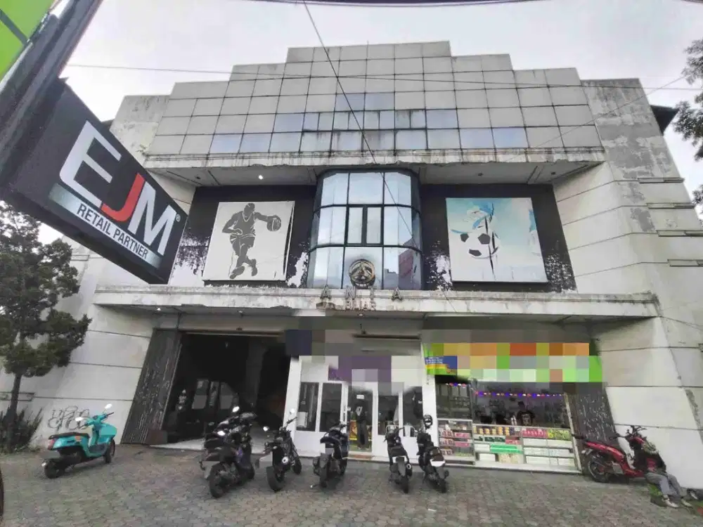 Gedung di Mainroad Terusan Jakarta Antapani Bandung