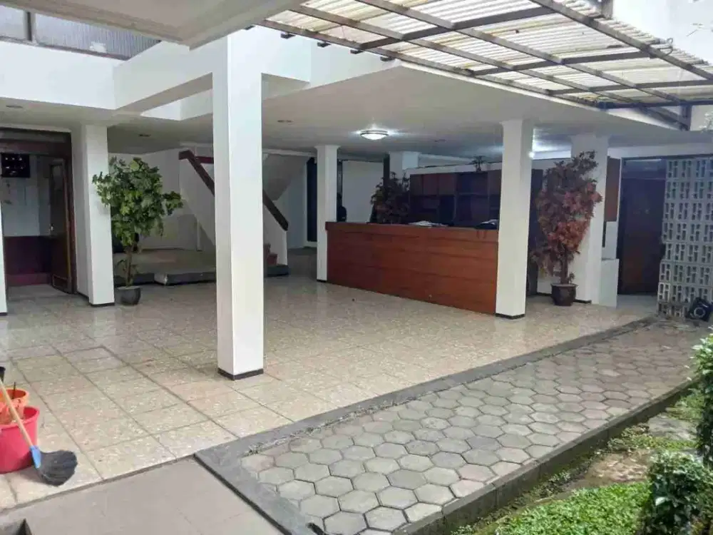 Rumah Di Kawasan Komersil Sayap Riau Bandung