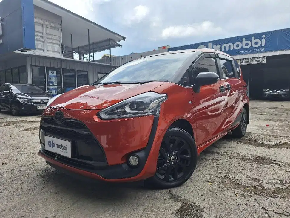 DP MURAH Toyota Sienta 1.5 Q Bensin-AT 2016 Orange CPYYB