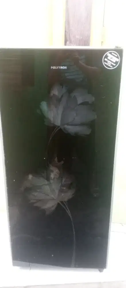 Kulkas merk POLYTRON