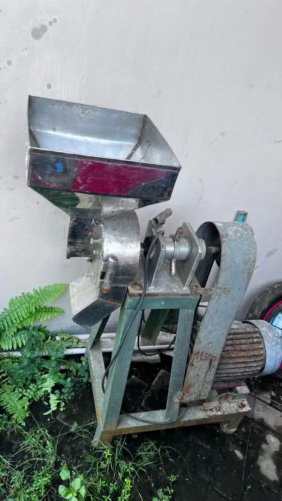 Mesin penggiling cabai dan bumbu dapur lainnya
