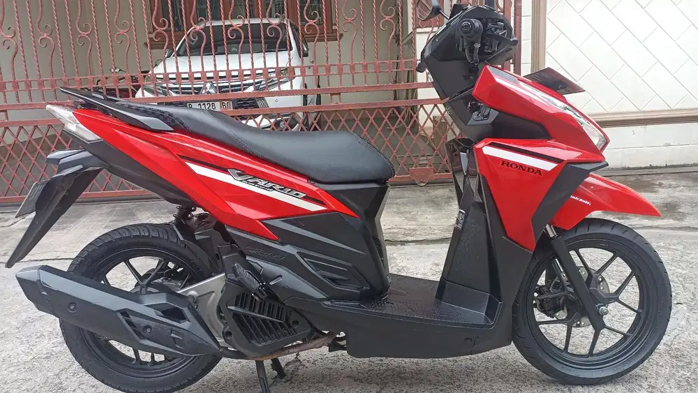 Honda Vario 125 LED CBS ISS tahun 2017.