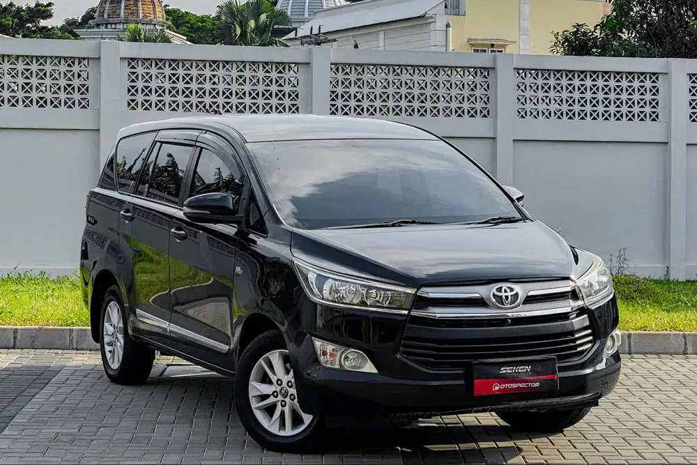 Toyota Kijang Innova 2.0G 2.0 G Bensin AT Matic 2017 Hitam Metalik.