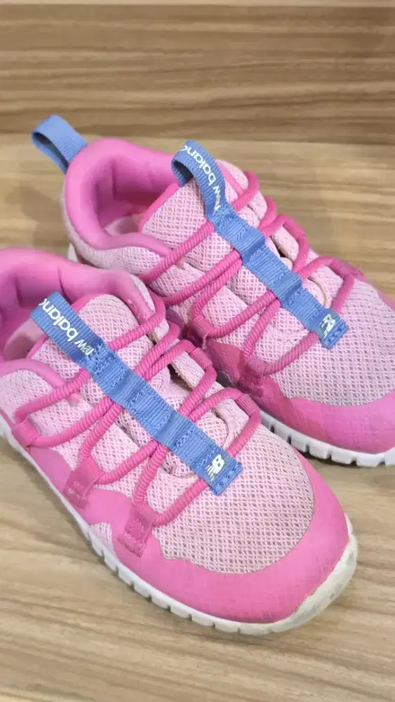 SEPATU ANAK PEREMPUAN SKECHERS