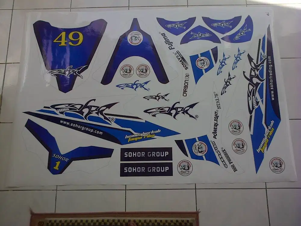 Cetak Stiker Decal Sticker Custom Printing Cutting Bodi Motor Mobil