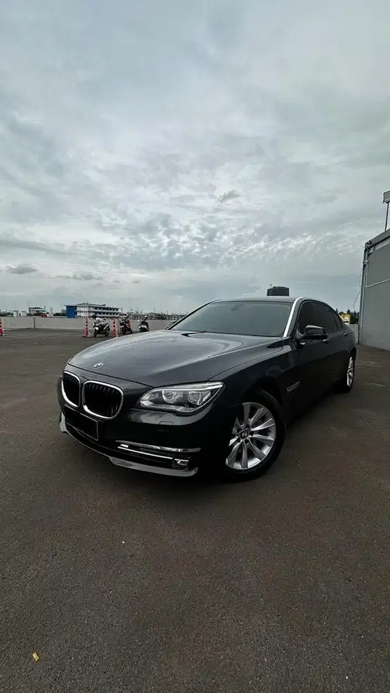 BMW 730Li Executive LCI CBU 2012 (harga CASH)