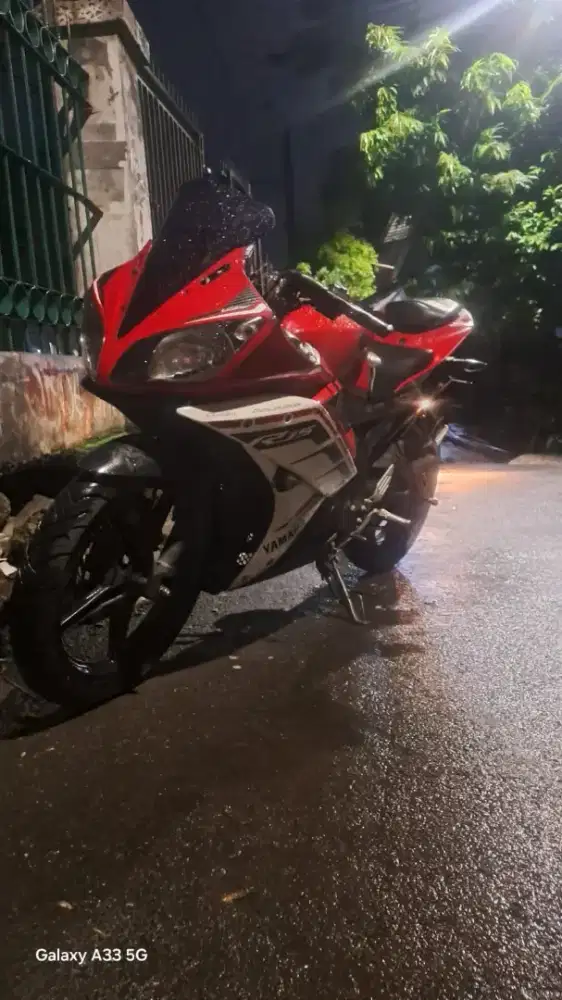 Yamaha R 15 lengkap
