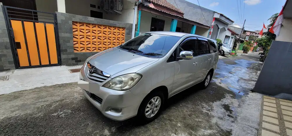 Toyota Kijang Innova 2009 Bensin