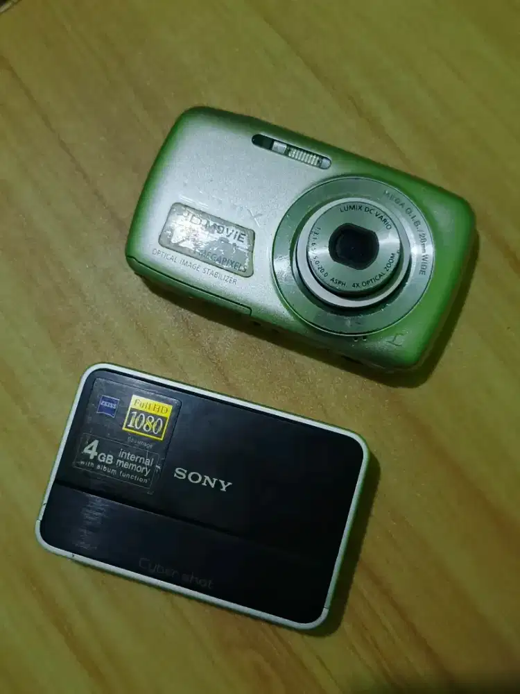 Digicam Sony dsc t2 dan Panasonic Lumix s1