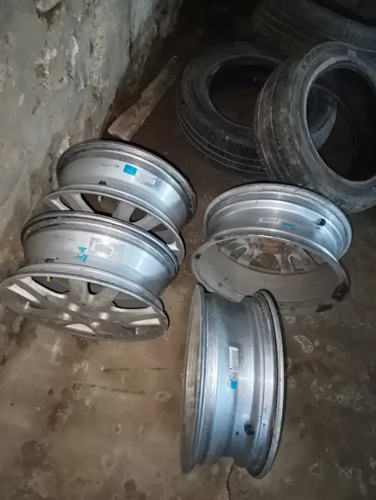 Jual Velg Original Brio R14 PCD 100 Gratis 5 Ban