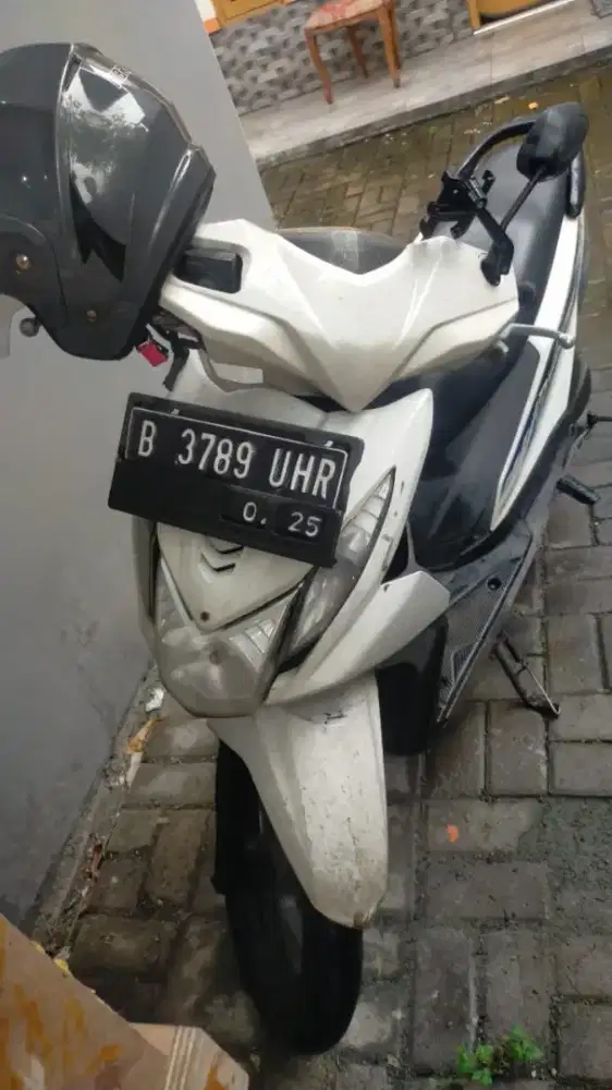 Motor Beat Putih Th 2015