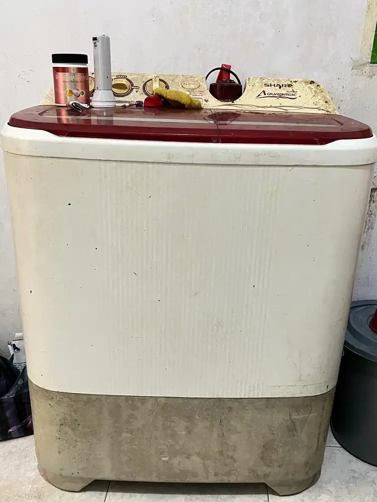 DIJUAL MESIN CUCI SHARP 300k