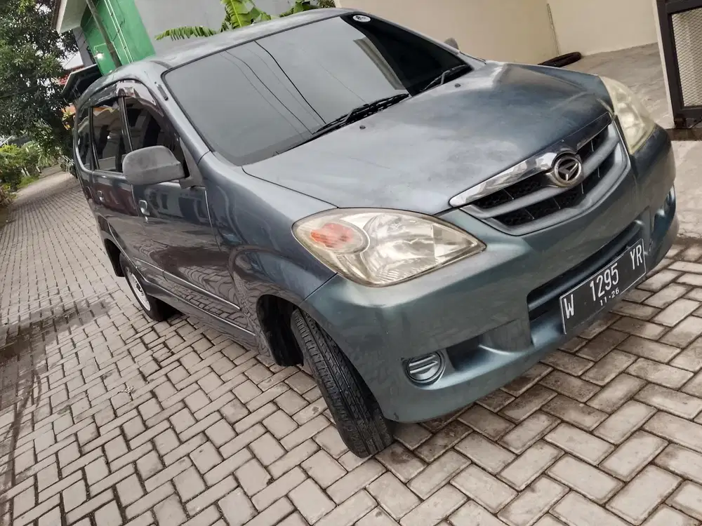 Daihatsu Xenia 2011 Bensin
