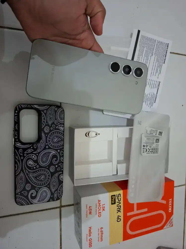 Tecno Spark 40 Pro Titanium 8gb 128gb Bonus