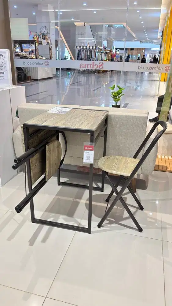 Lazio table with 2 chairs