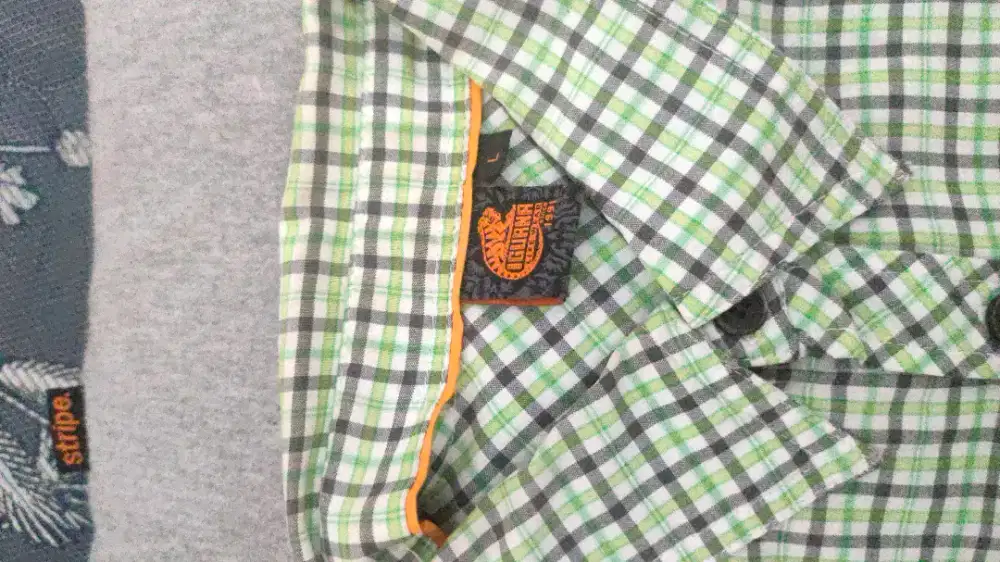 Kemeja Iguana Motif Kotak