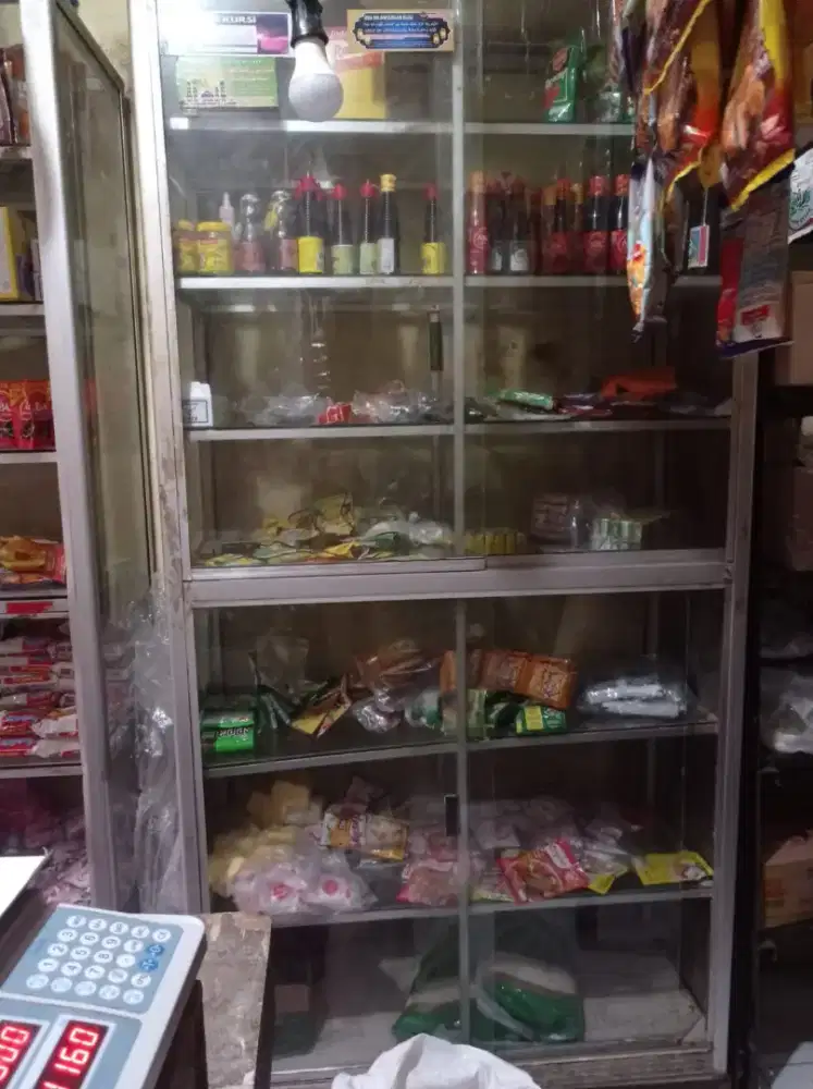 Etalase rak 7 roda mulus